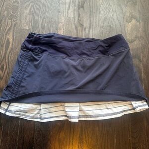 Lululemon Run Chase Me Skirt Skort 8 Navy Blue White Stripe Ruch